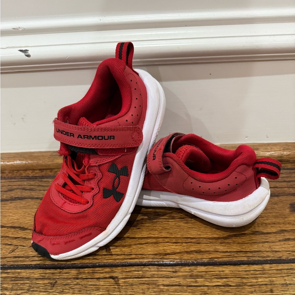 BOYS Under Armour Kids' Assert 10 sneakers Size 1.5